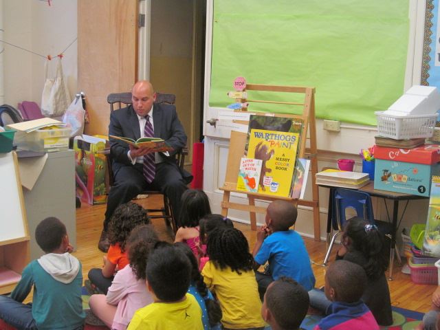 Mayor Venezia Reads to Carteret School Children in July 2014